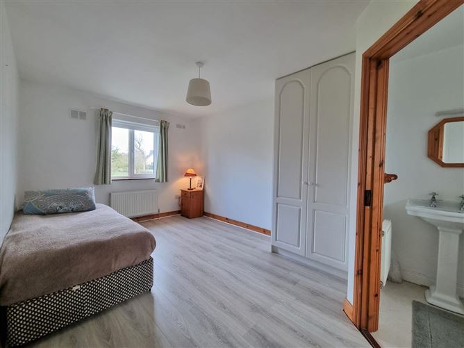 1 The Drive, Cnoc na Greine, Kilcullen, Kildare
