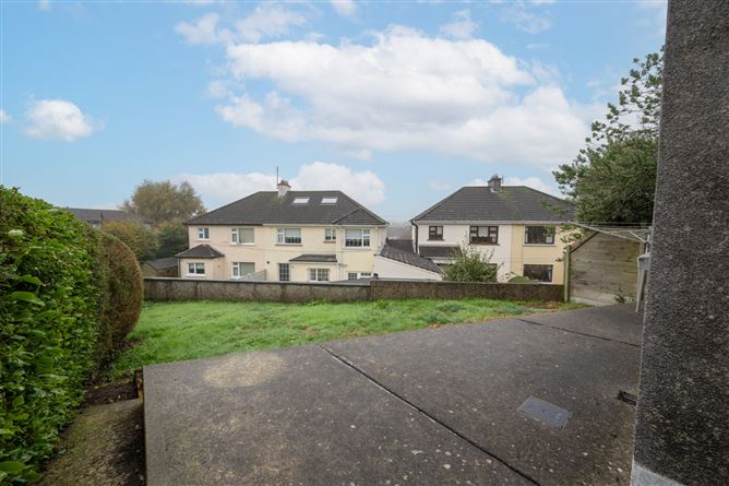 6 Hillside Lawn, Glasheen, Cork