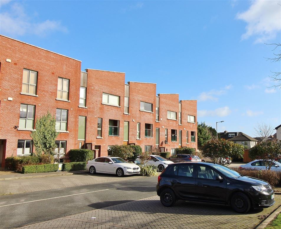19 Burgage Green, Newcastle Manor, Newcastle, Co. Dublin.