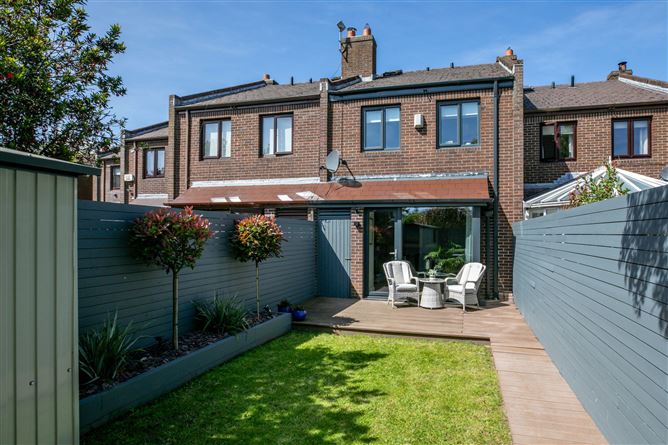 https://photos-a.propertyimages.ie/media/2/3/5/4925532/b1addbc3-8a0e-44e6-bbe9-6d0a1a3765c2_l.jpg