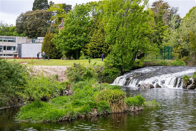 https://photos-a.propertyimages.ie/media/2/3/5/4925532/b1addbc3-8a0e-44e6-bbe9-6d0a1a3765c2_l.jpg