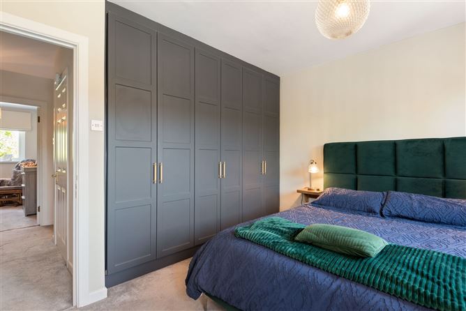 https://photos-a.propertyimages.ie/media/2/3/5/4925532/b1addbc3-8a0e-44e6-bbe9-6d0a1a3765c2_l.jpg