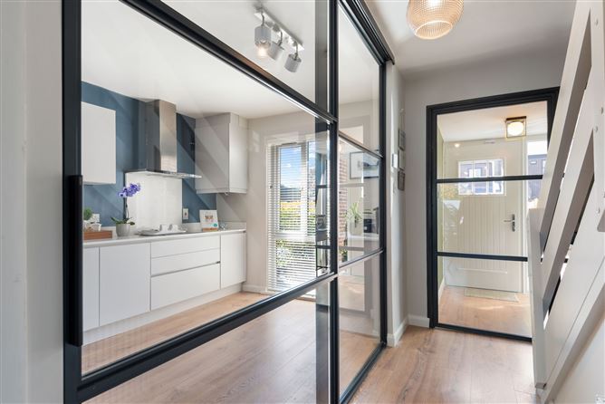 https://photos-a.propertyimages.ie/media/2/3/5/4925532/b1addbc3-8a0e-44e6-bbe9-6d0a1a3765c2_l.jpg
