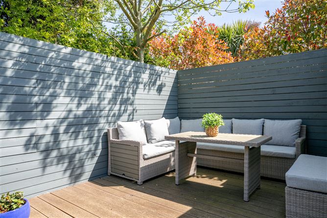https://photos-a.propertyimages.ie/media/2/3/5/4925532/b1addbc3-8a0e-44e6-bbe9-6d0a1a3765c2_l.jpg