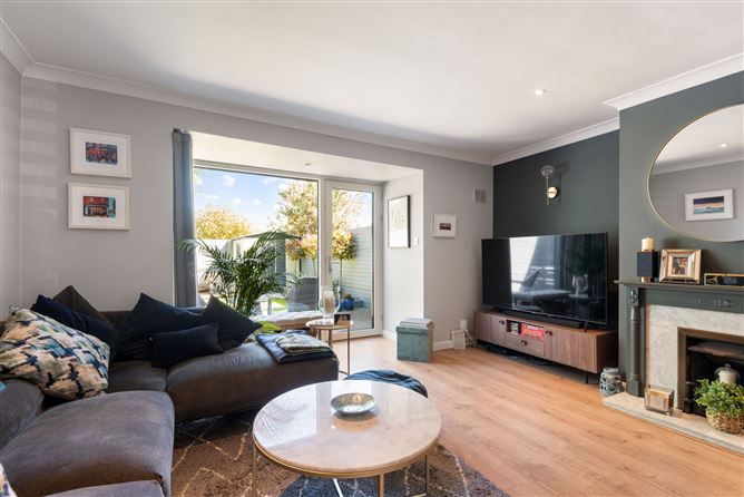 https://photos-a.propertyimages.ie/media/2/3/5/4925532/b1addbc3-8a0e-44e6-bbe9-6d0a1a3765c2_l.jpg