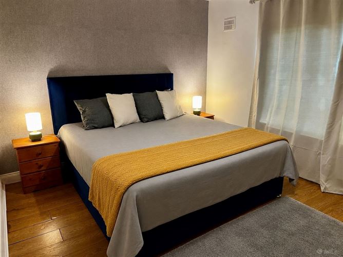 https://photos-a.propertyimages.ie/media/2/3/5/5011532/899a4bbd-ae09-42ad-85b5-4df9cfdebb60_l.jpg