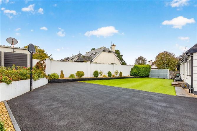 Charlestown Road, Tubbercurry, Sligo