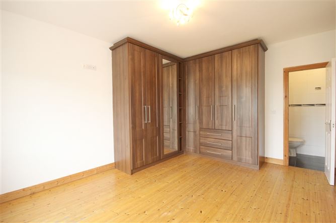 30 Percy French Place, Ballyjamesduff, Co.Cavan