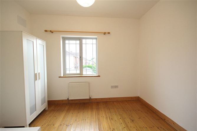 30 Percy French Place, Ballyjamesduff, Co.Cavan