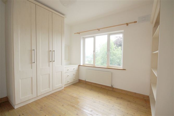 30 Percy French Place, Ballyjamesduff, Co.Cavan