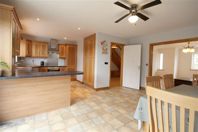 30 Percy French Place, Ballyjamesduff, Co.Cavan