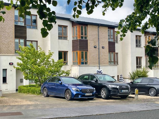 10 Brennanstown Avenue, Cabinteely, Dublin 18