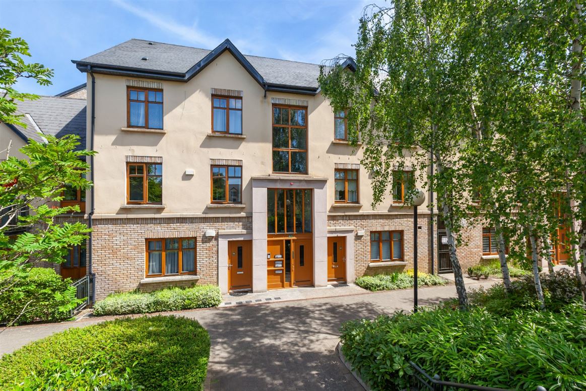 82 Woodbrook Crescent, Castleknock, Dublin 15