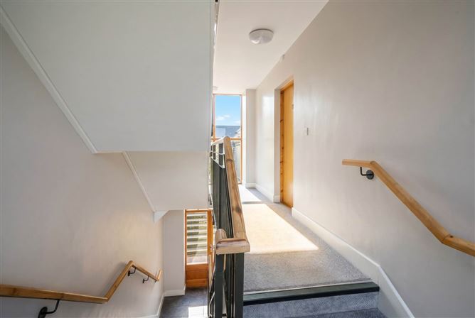 17 Woodbrook Park, Dublin 15