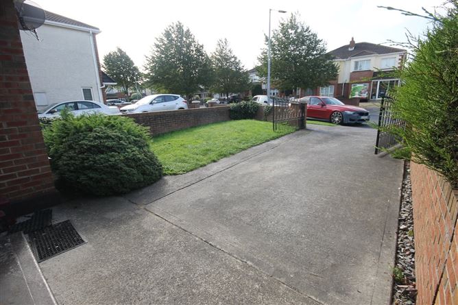 53 Tynan Hall Avenue, Kingswood, Dublin 24