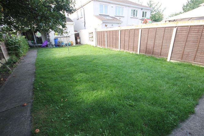 53 Tynan Hall Avenue, Kingswood, Dublin 24