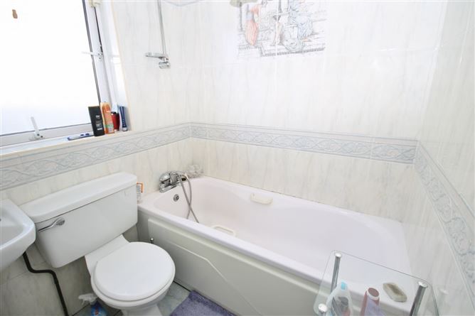 53 Tynan Hall Avenue, Kingswood, Dublin 24