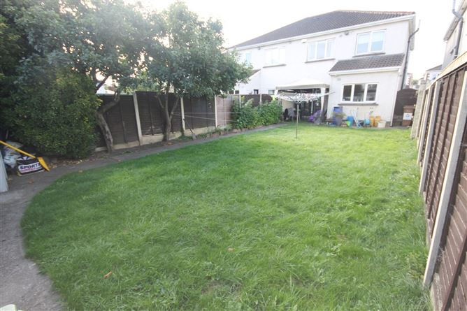 53 Tynan Hall Avenue, Kingswood, Dublin 24