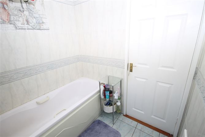 53 Tynan Hall Avenue, Kingswood, Dublin 24