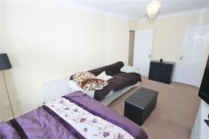 53 Tynan Hall Avenue, Kingswood, Dublin 24