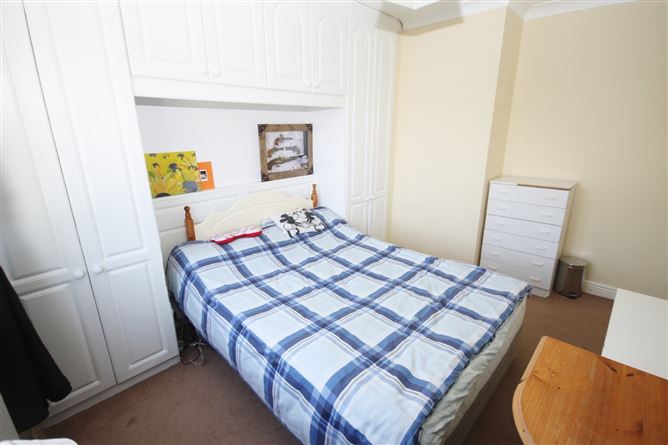 53 Tynan Hall Avenue, Kingswood, Dublin 24