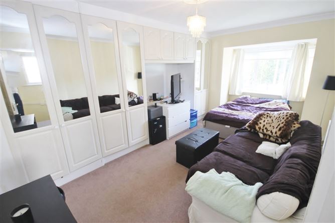 53 Tynan Hall Avenue, Kingswood, Dublin 24