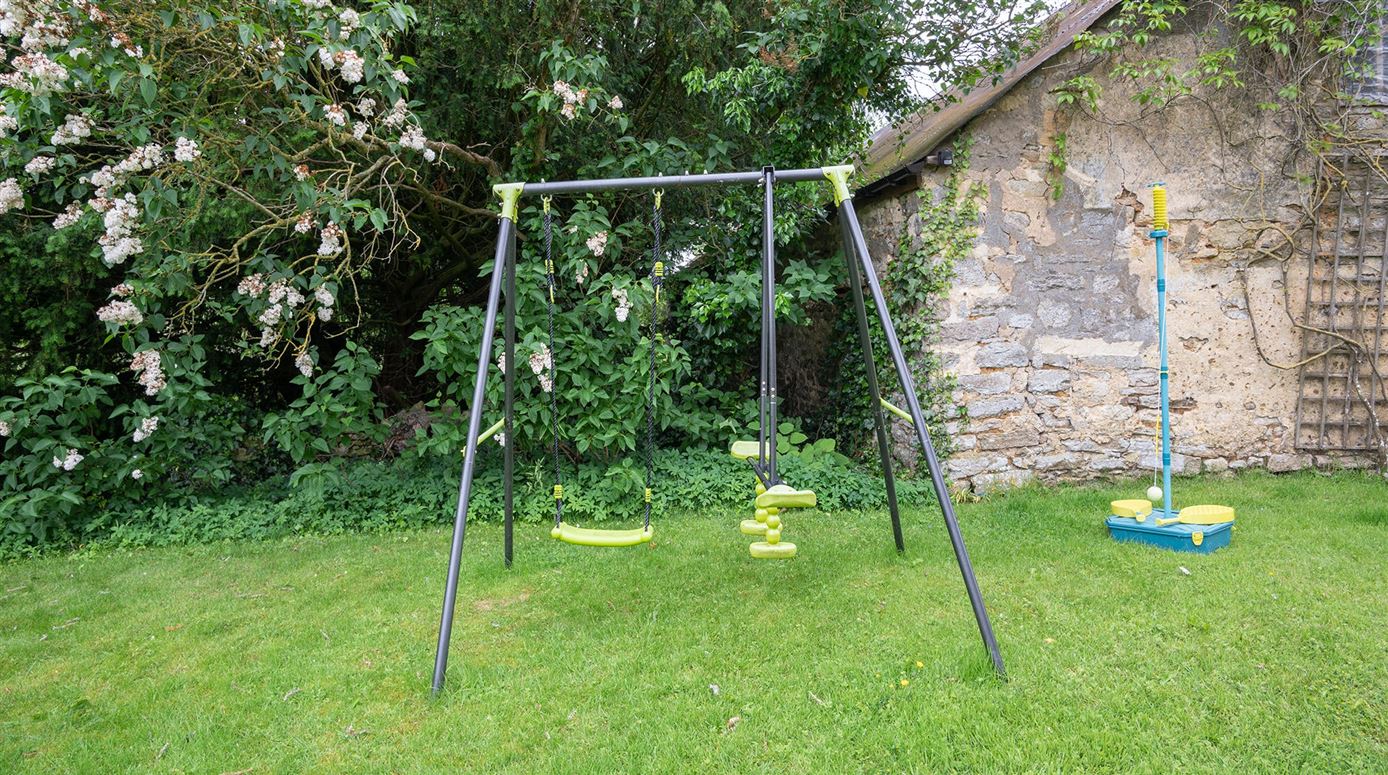It’s for the Birds,Fulwell, Buckinghamshire, United Kingdom