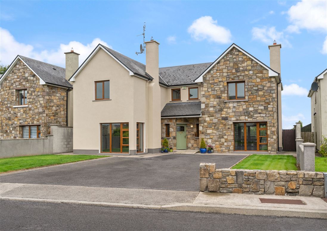 10 Hillcrest, Mayfield, Claremorris, Mayo