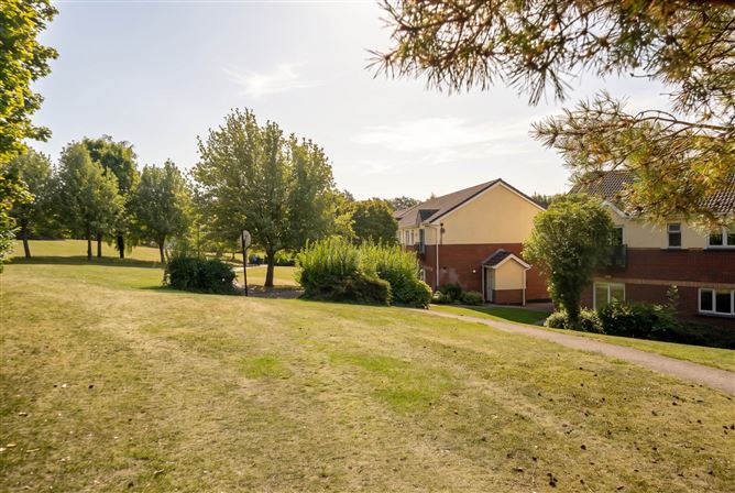 Photo 17 of 19 — 51 Mount Andrew Court, Lucan, County Dublin
