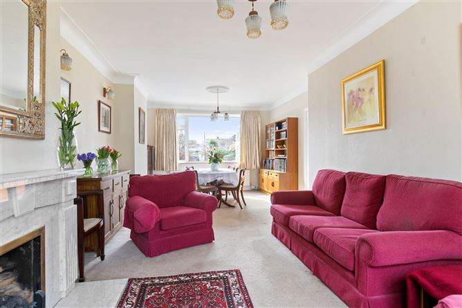 8 Milltown Grove, Churchtown,   Dublin 14