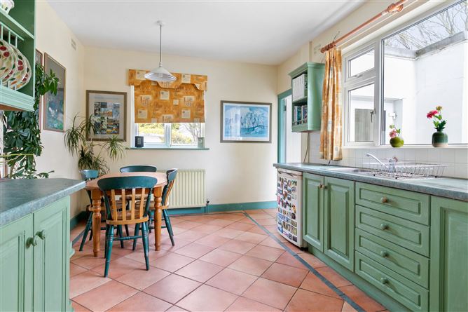 8 Milltown Grove, Churchtown,   Dublin 14