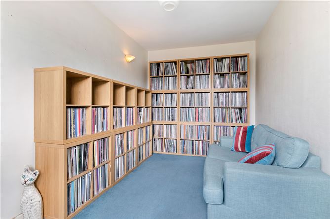 8 Milltown Grove, Churchtown,   Dublin 14