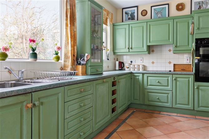 8 Milltown Grove, Churchtown,   Dublin 14