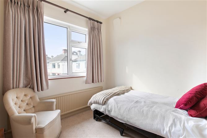 8 Milltown Grove, Churchtown,   Dublin 14