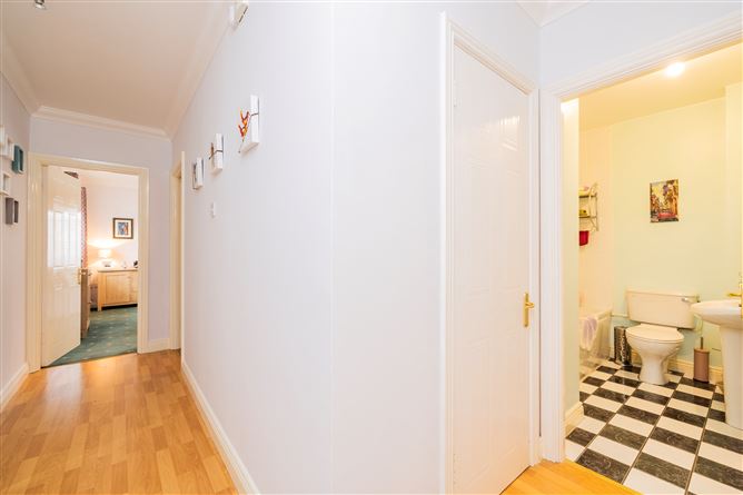 https://photos-a.propertyimages.ie/media/2/3/8/4928832/f8d620b7-41a9-4742-b068-8f360458b017_l.jpg