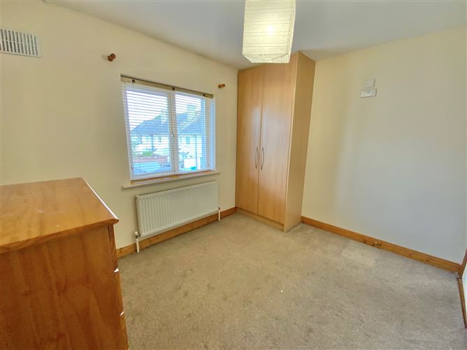 100 Meadowgate, Gorey, Wexford