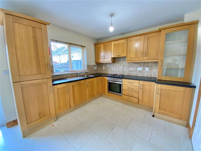 100 Meadowgate, Gorey, Wexford