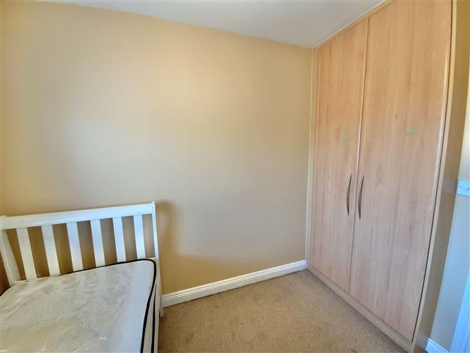 100 Meadowgate, Gorey, Wexford