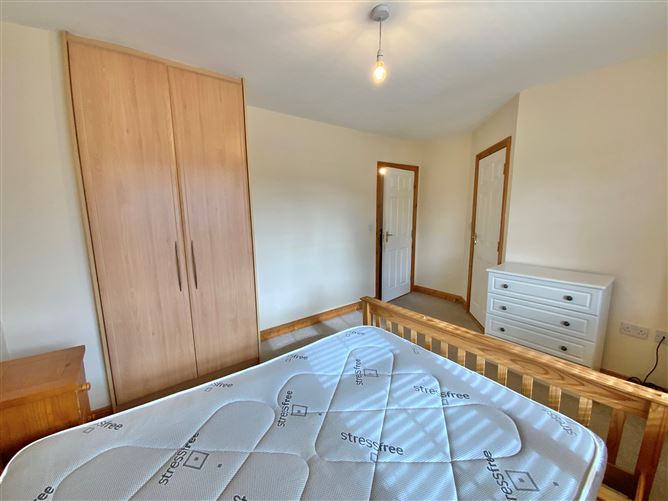 100 Meadowgate, Gorey, Wexford