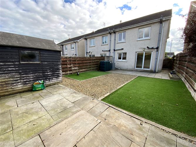 100 Meadowgate, Gorey, Wexford