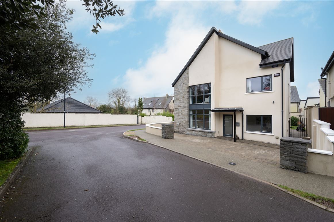 4 Courtwood, Garryduff, Rochestown, Cork