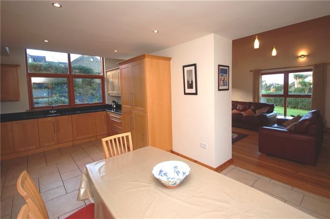 9 Castlefields, Baltimore, Co. Cork