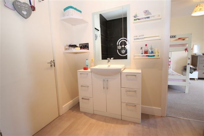 43 Brownsbarn Wood, Citywest, Dublin 24