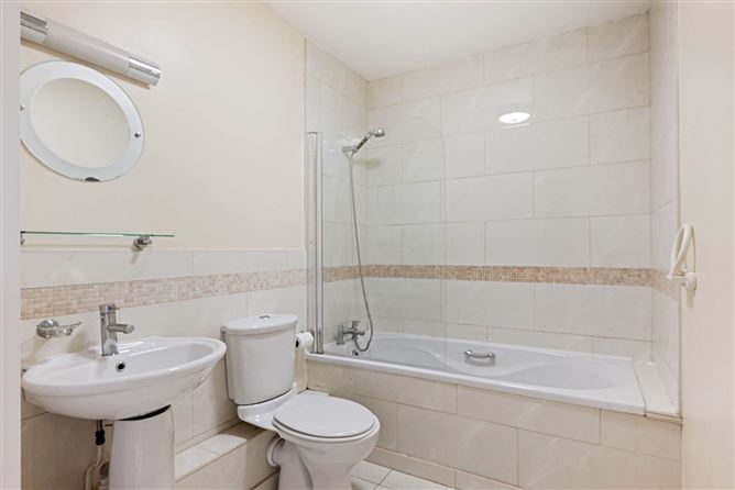 Photo 13 of 19 — 31 Frascati Hall, Sweetman`s Avenue, Blackrock, County Dublin