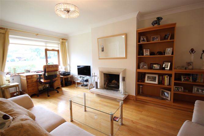 10 Whitethorn Walk, Carriglea Downs, Dun Laoghaire, County Dublin