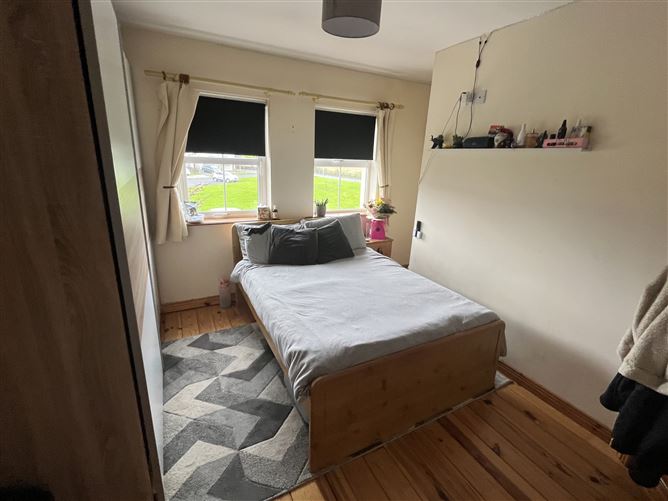 10 Ashford Court, Claremorris, Mayo