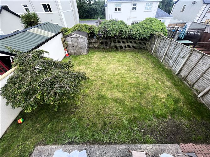 10 Ashford Court, Claremorris, Mayo
