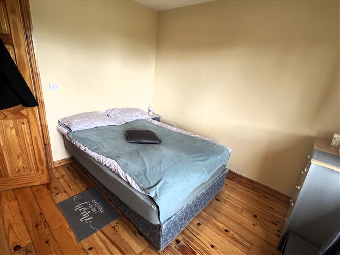 10 Ashford Court, Claremorris, Mayo