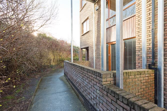 137 Hunters Green, Hunters Wood, Ballycullen, Dublin 24