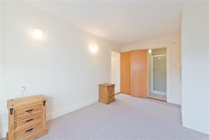 137 Hunters Green, Hunters Wood, Ballycullen, Dublin 24